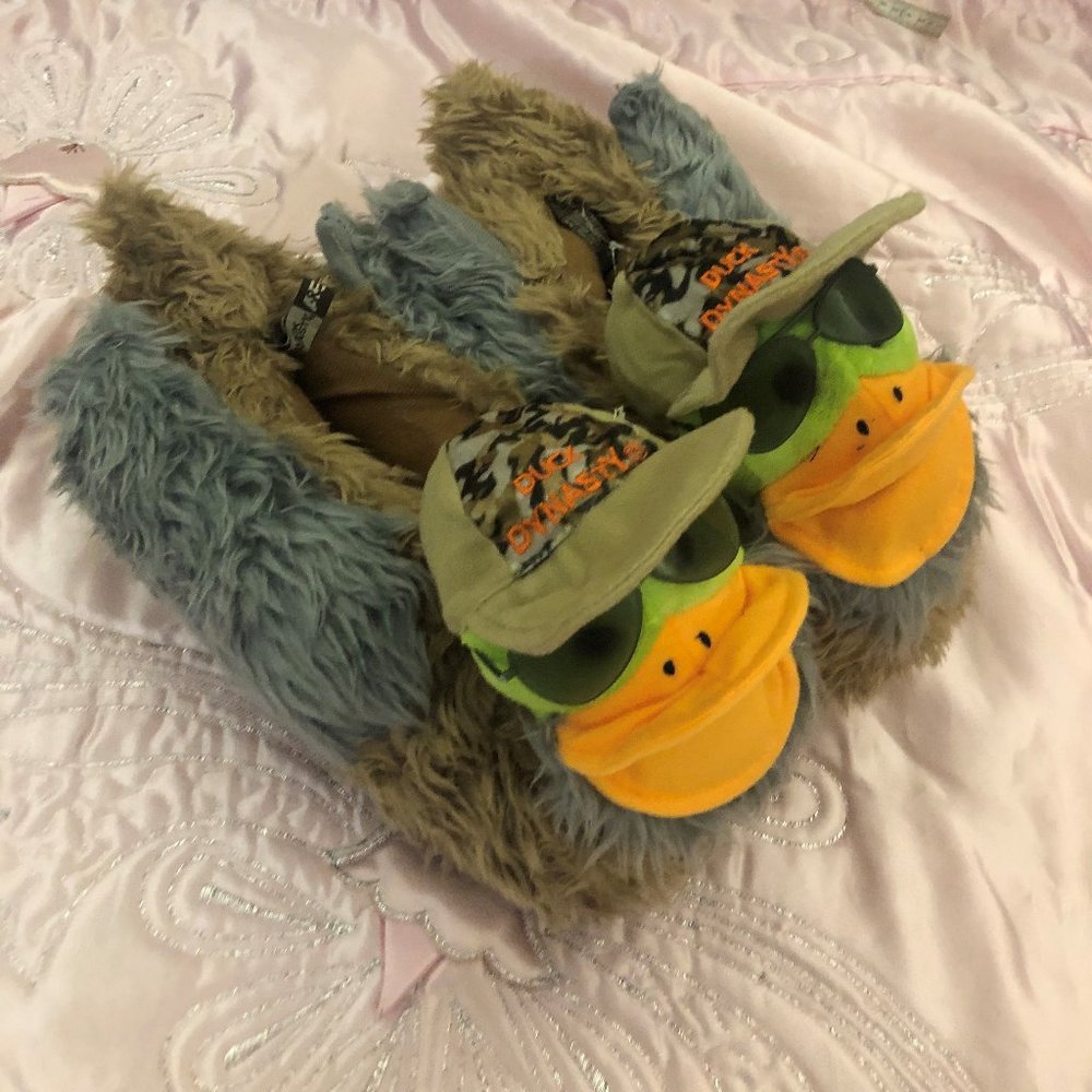 Brand new Disney Donald  duck faux  Fur Slipper